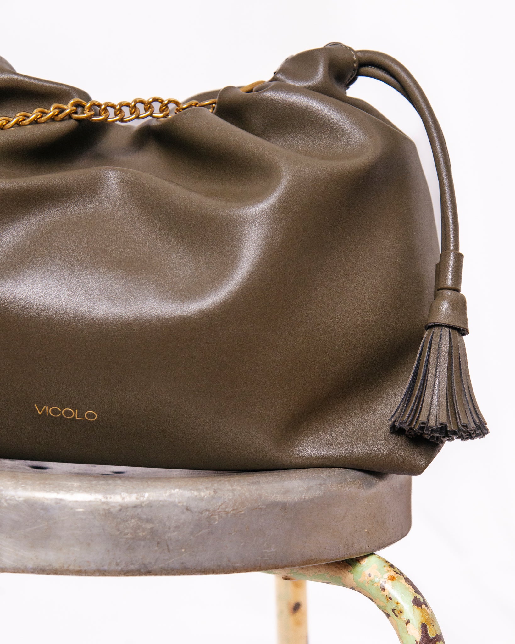 Borsa Hobo in Ecopelle con Catena Dorata e Nappine Donna  -  XAB0034
