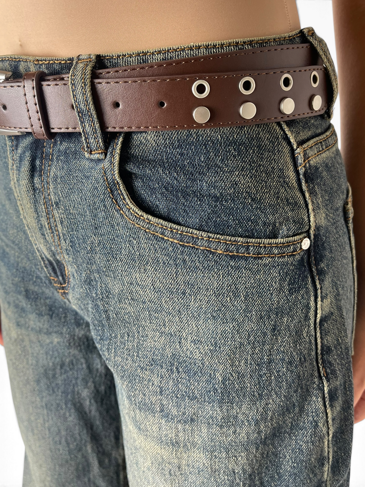 Jeans ampi con effetto vissuto Donna  -  32800KA