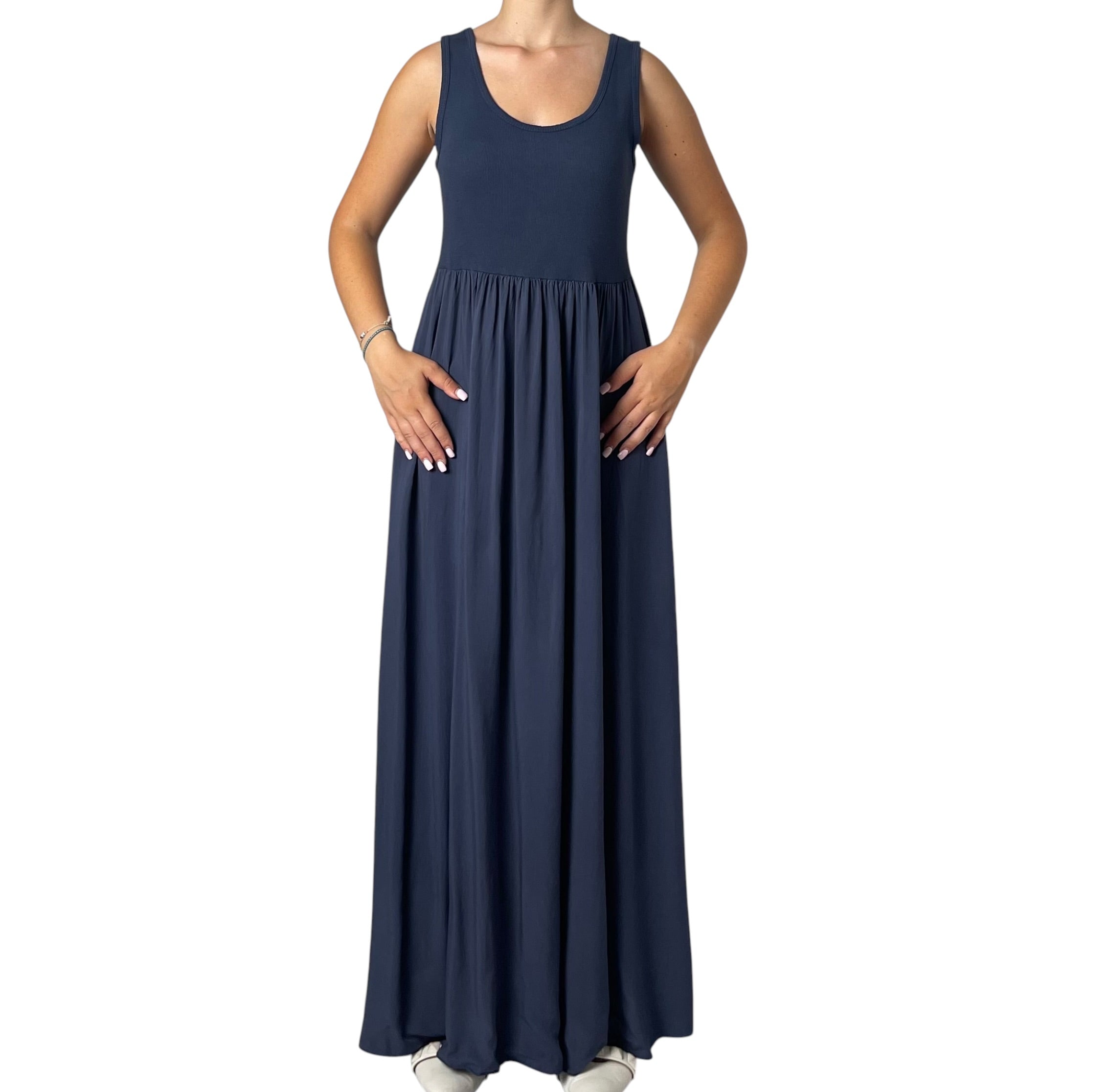 Abito Lungo Smanicato con Gonna Fluida Donna  -  80356EC