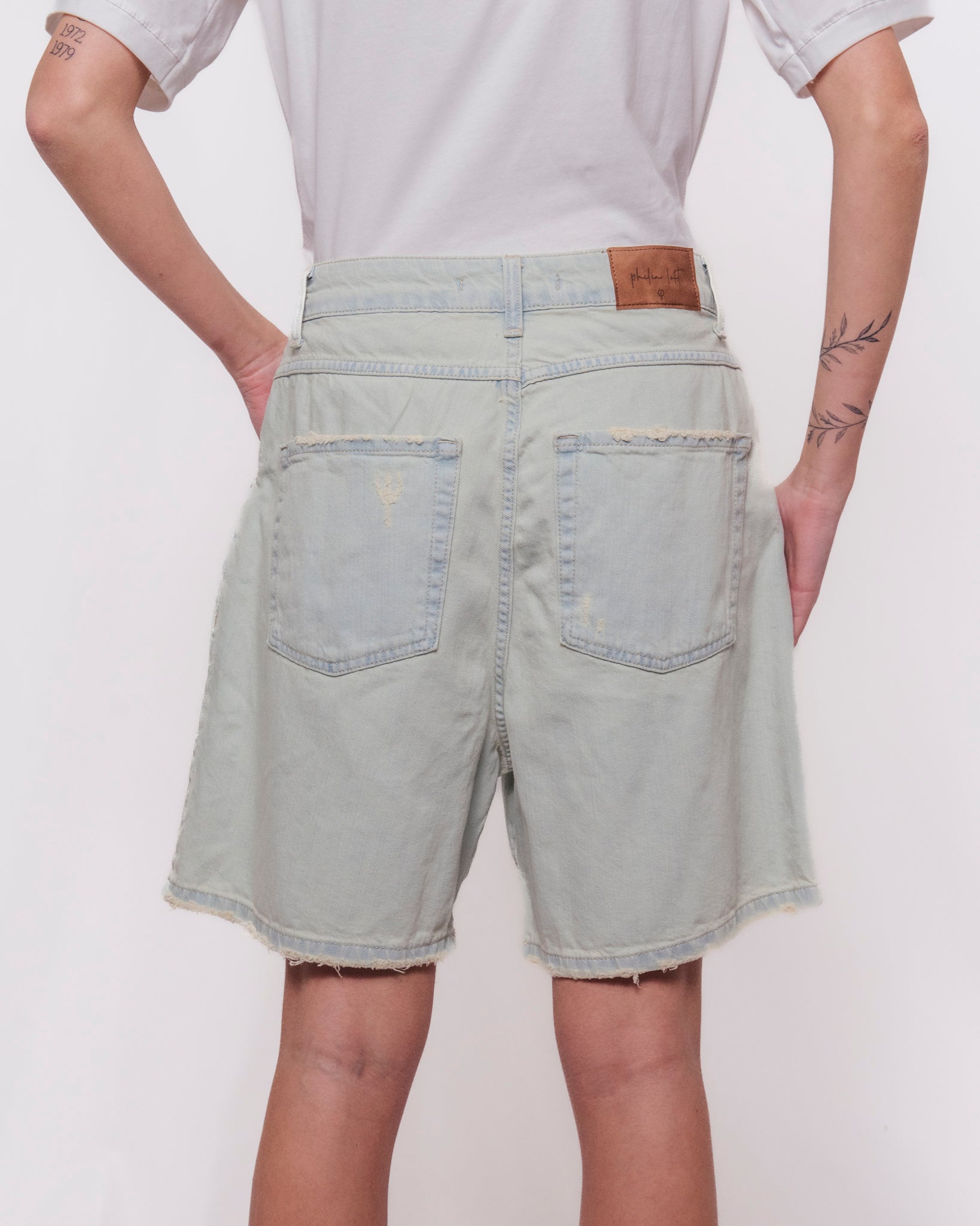 Shorts denim baggy effetto vissuto orlo grezzo Donna  -  G02V0094