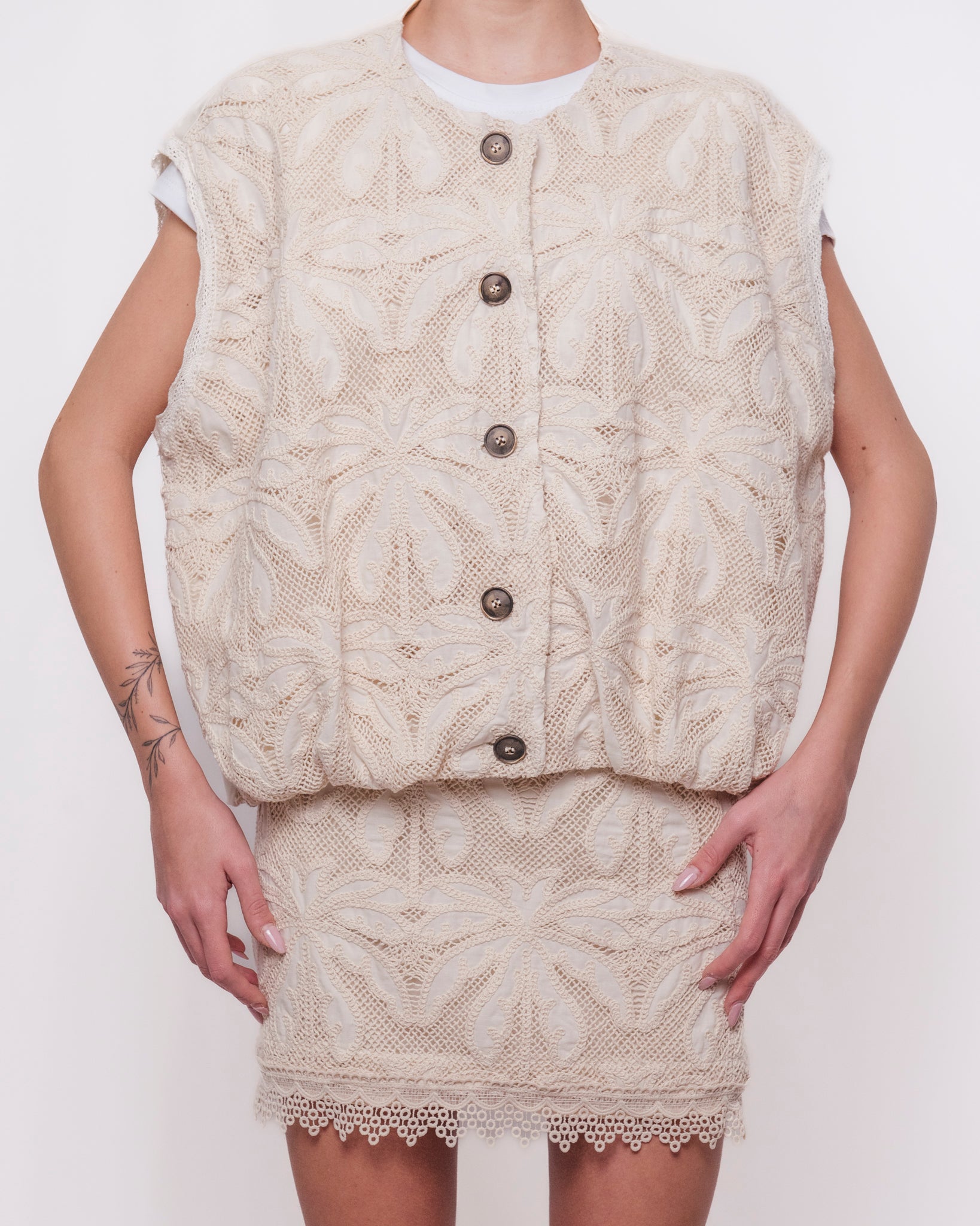 Gilet in pizzo traforato con chiusura a bottoni Donna  -  D02E0211