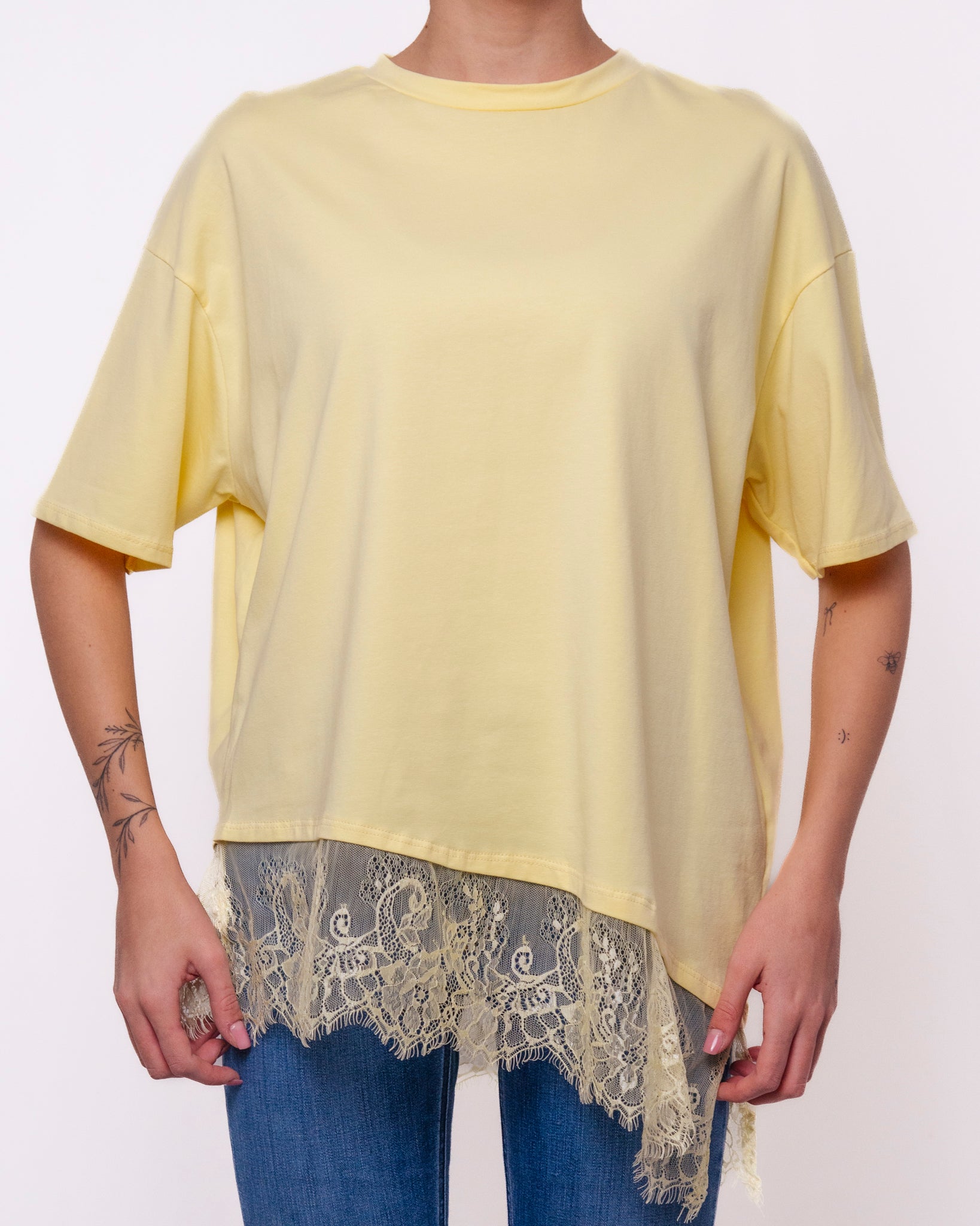 T-shirt Oversize con Orlo in Pizzo Asimmetrico Donna  -  8516KA