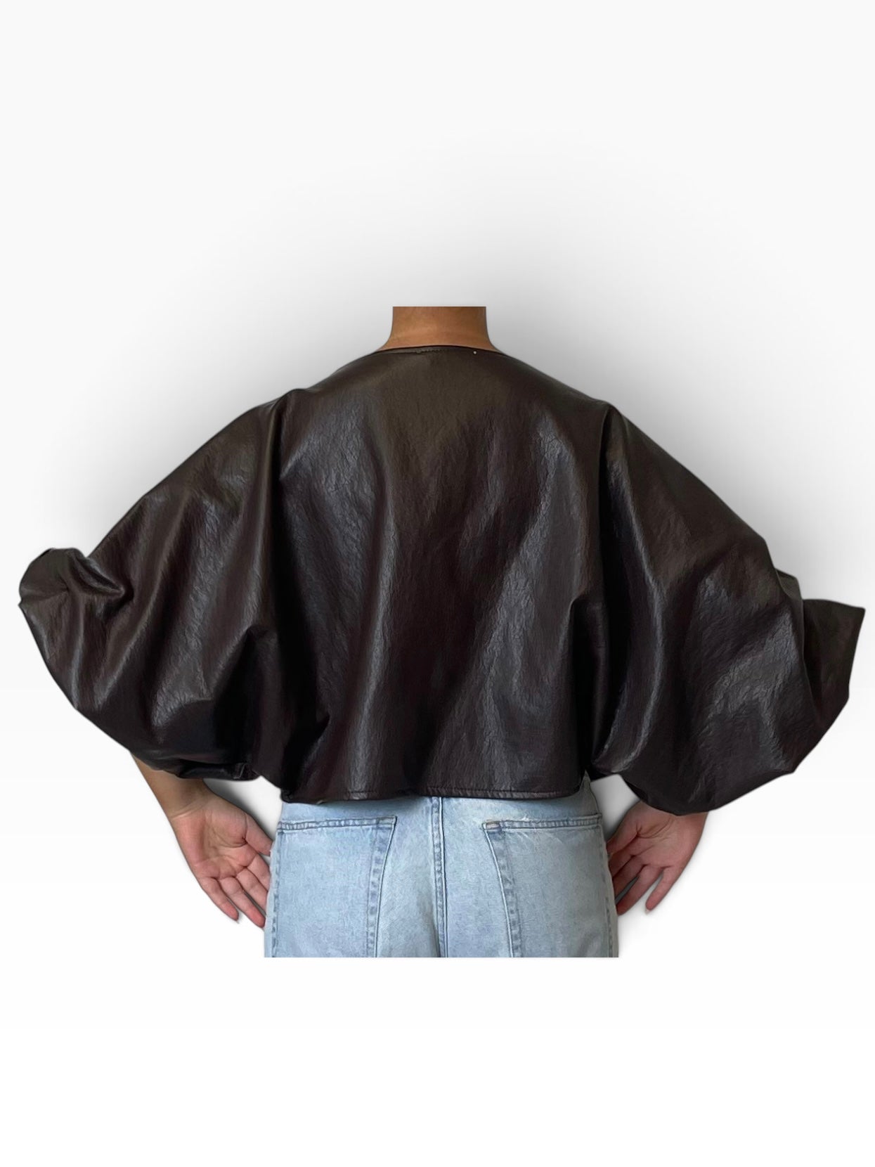 Blusa cropped eco-pelle maniche palloncino Donna  -  28126CI