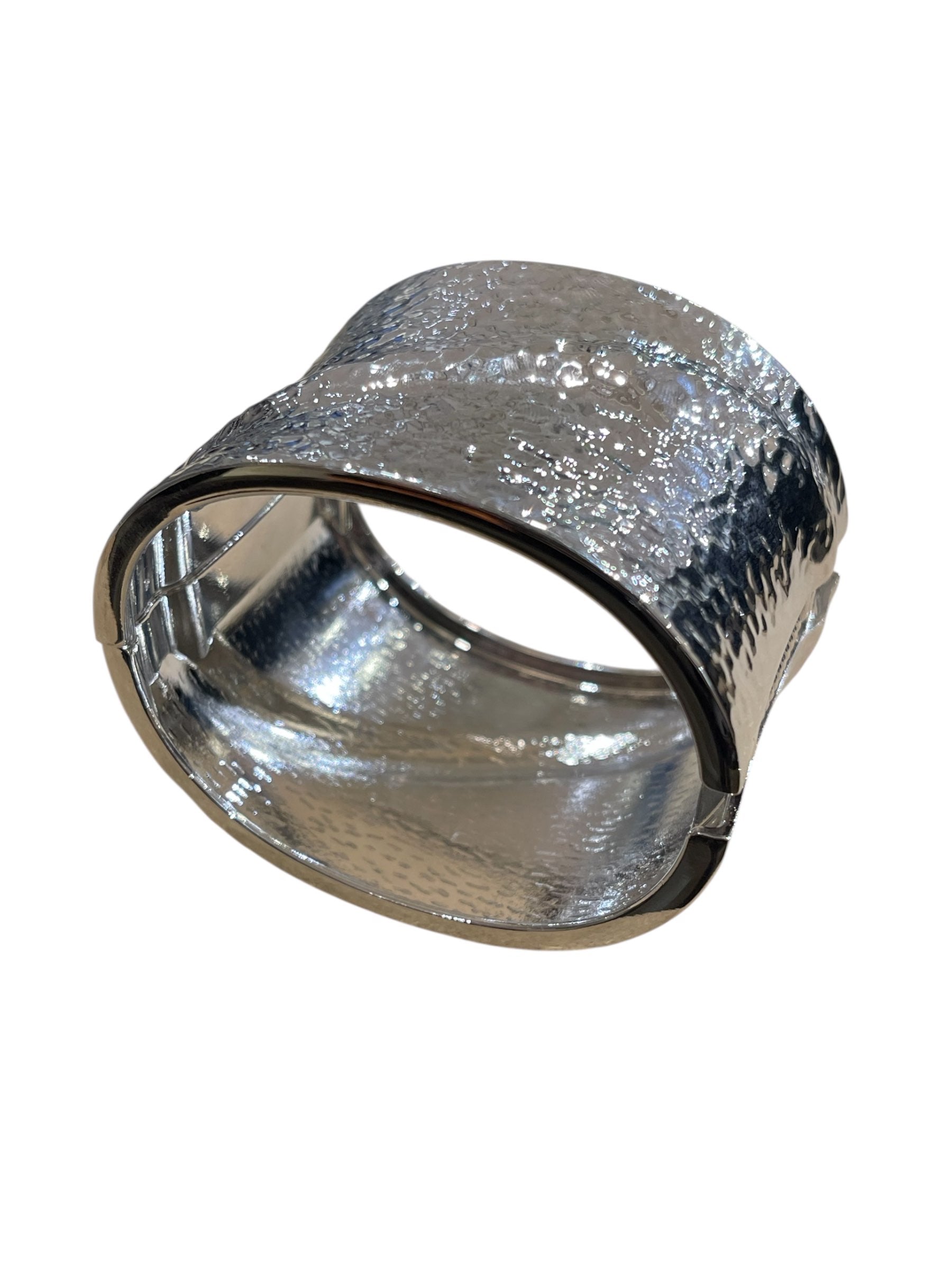 Bracciale rigido largo martellato Donna  -  900