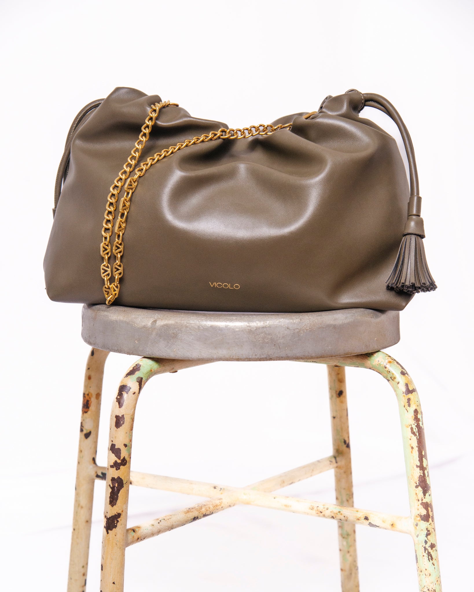 Borsa Hobo in Ecopelle con Catena Dorata e Nappine Donna  -  XAB0034