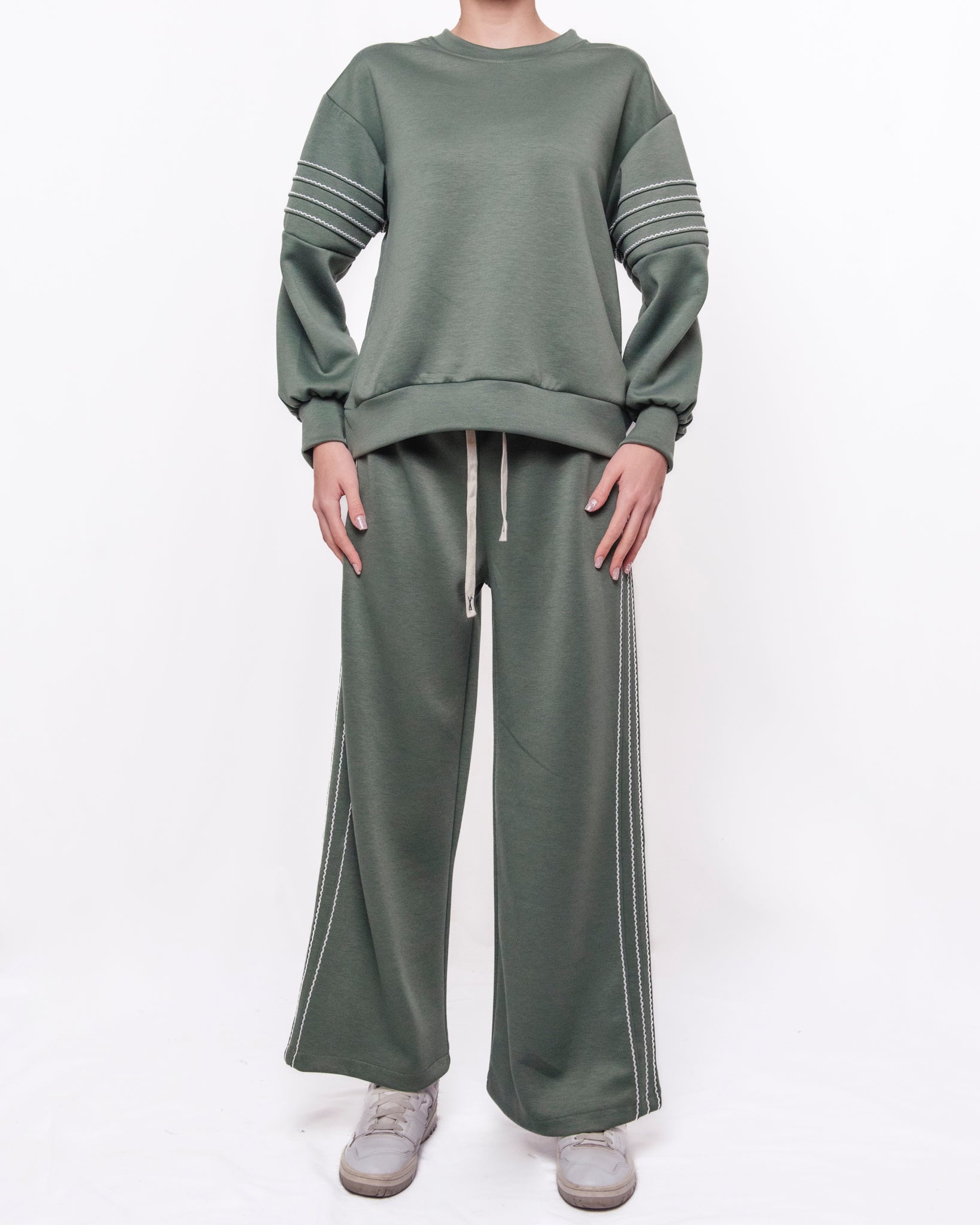 Tuta loungewear felpa e pantalone wide leg cuciture a contrasto Donna  -  6753V