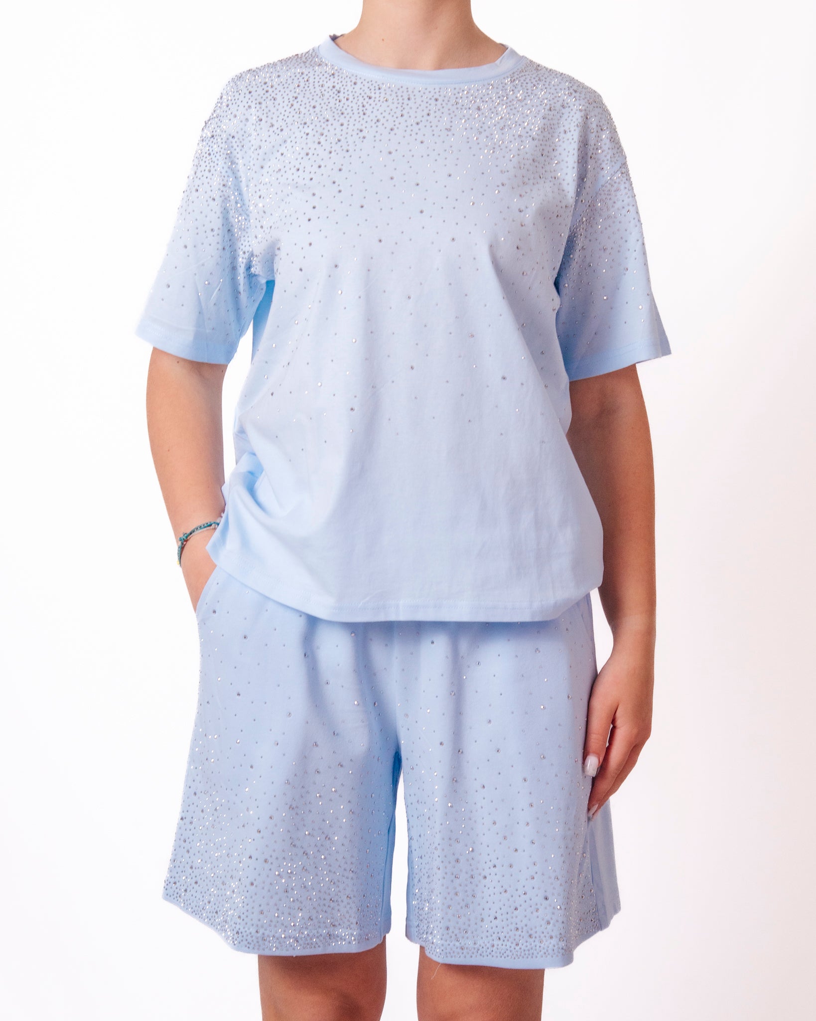 Coordinato t-shirt e shorts con strass applicati Donna  -  7848V