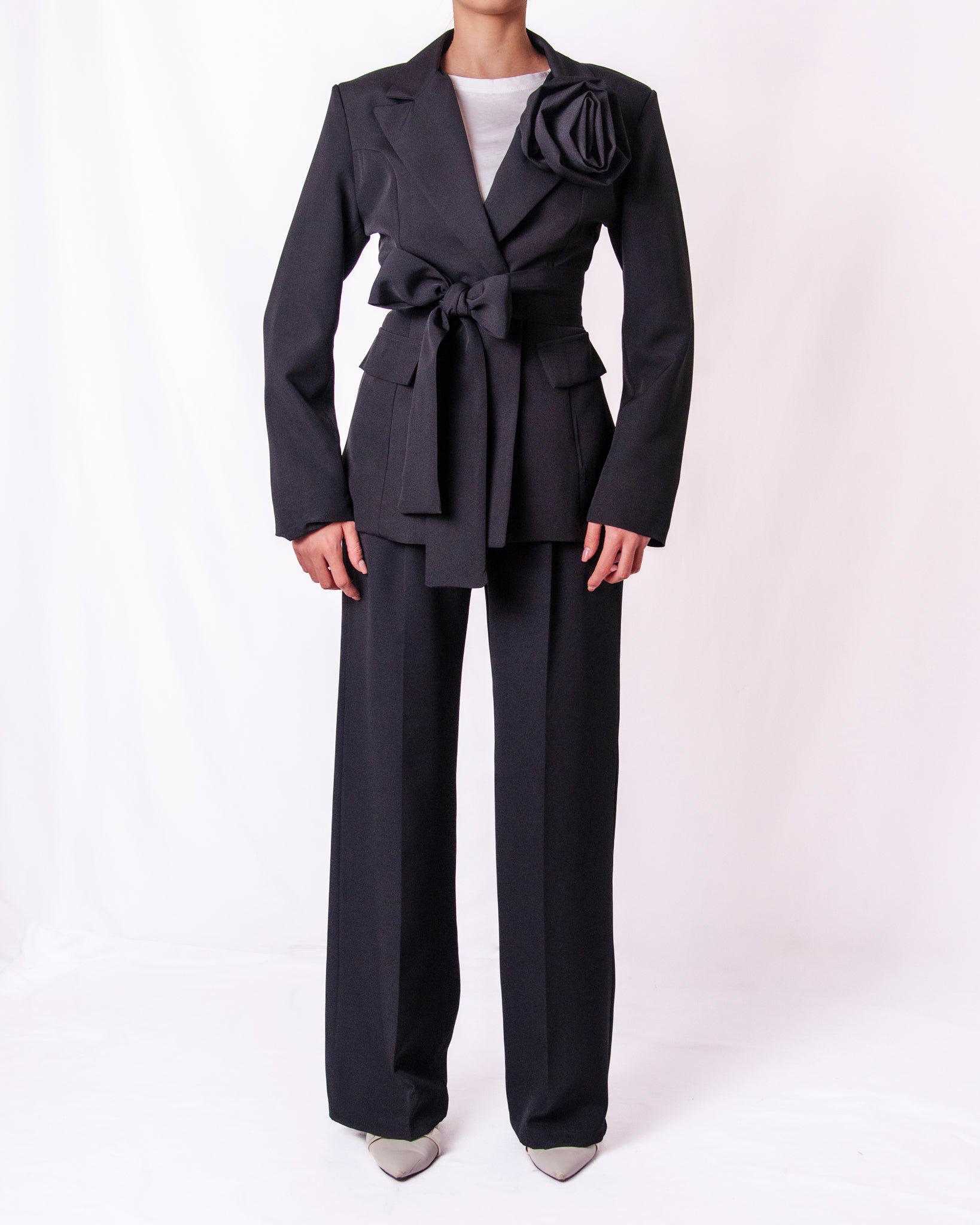 Completo blazer e pantalone wide leg con rosa applicata Donna  -  25119BO