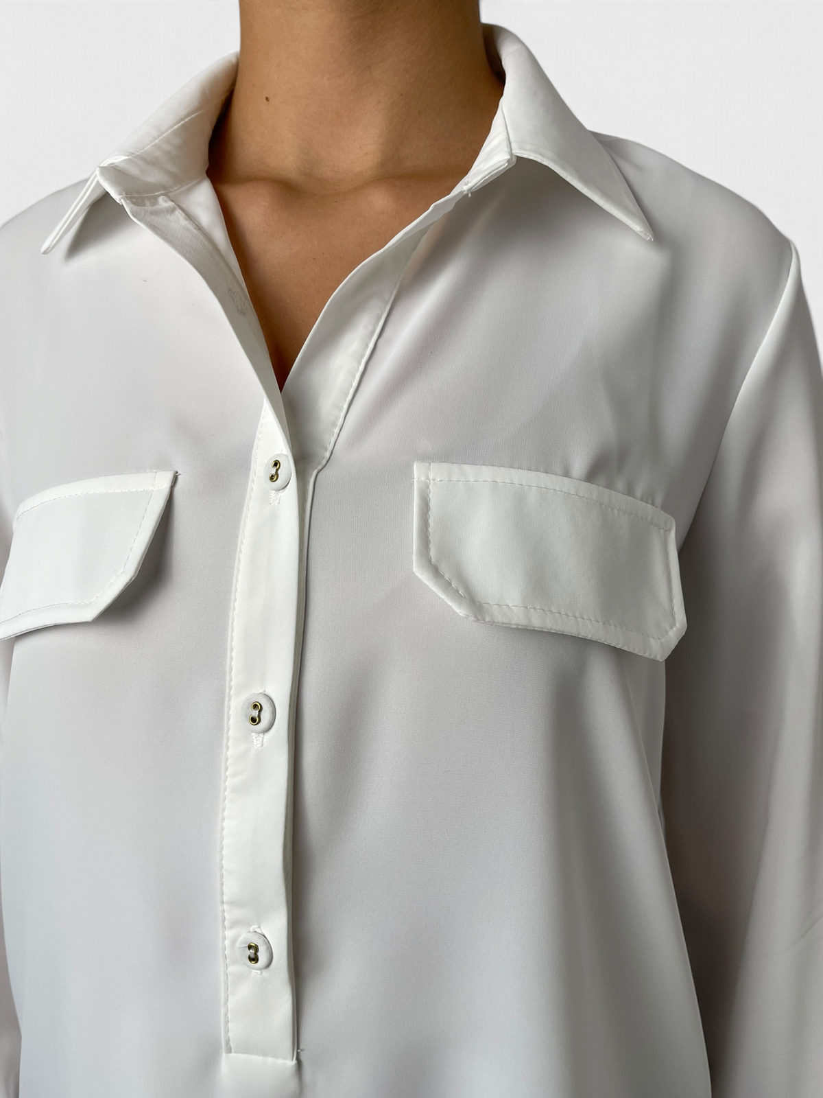 Camicia fluida con pattine sul petto Donna  -  Y1190N181