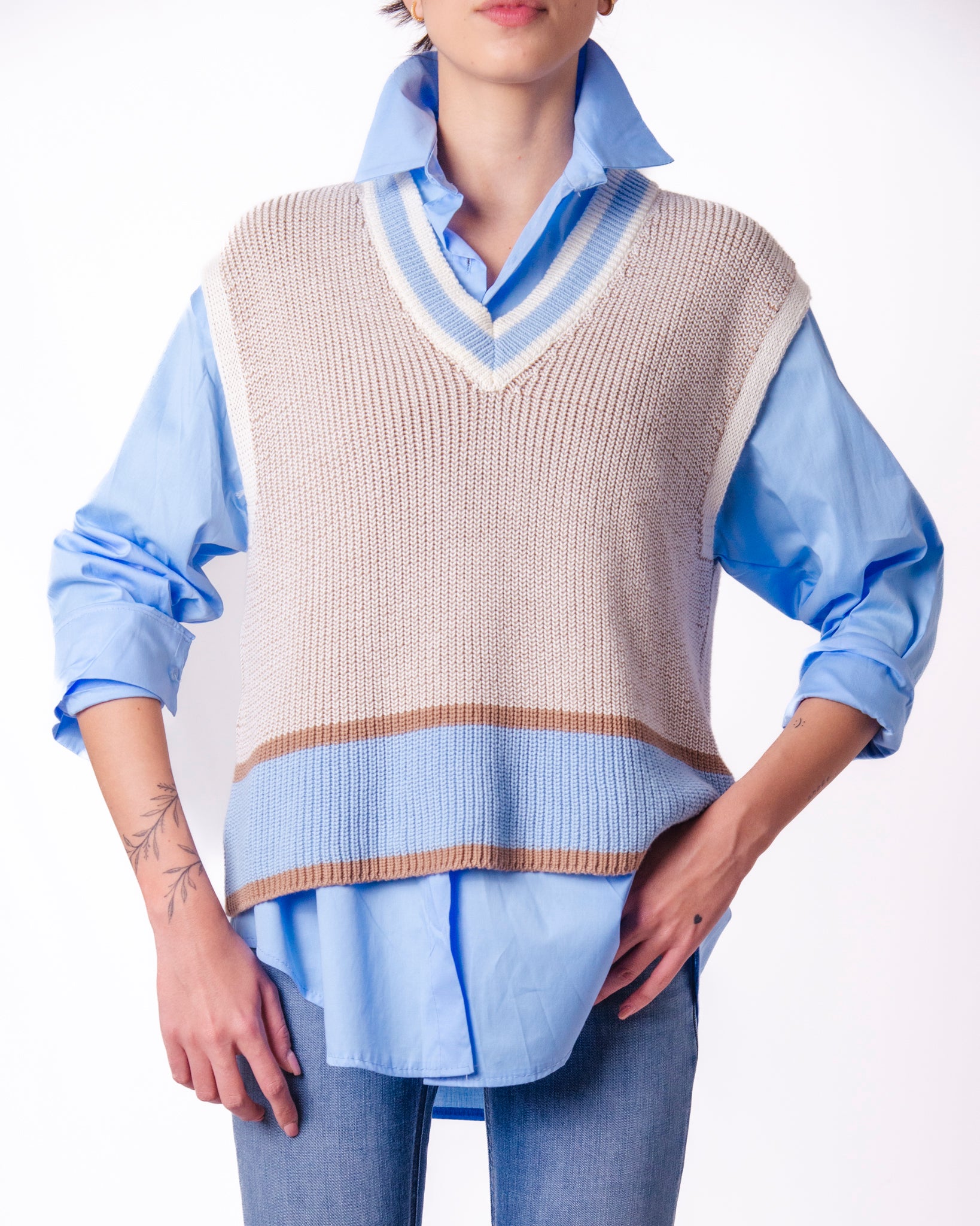 Gilet in Maglia a Coste Scollo V con Profili a Righe Donna  -  82612KA