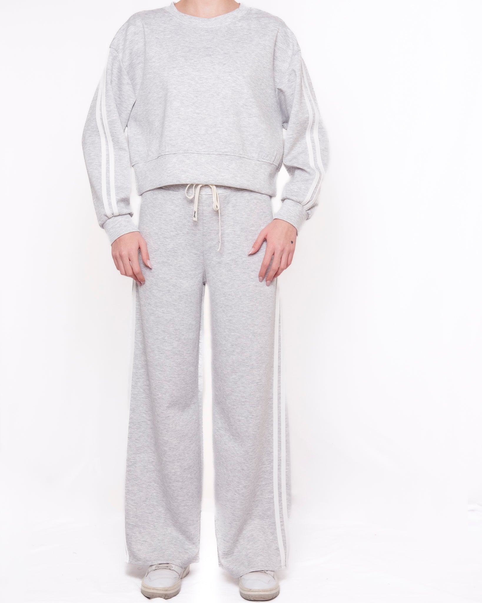 Completo felpa e pantaloni tuta con bande laterali Donna  -  6718V