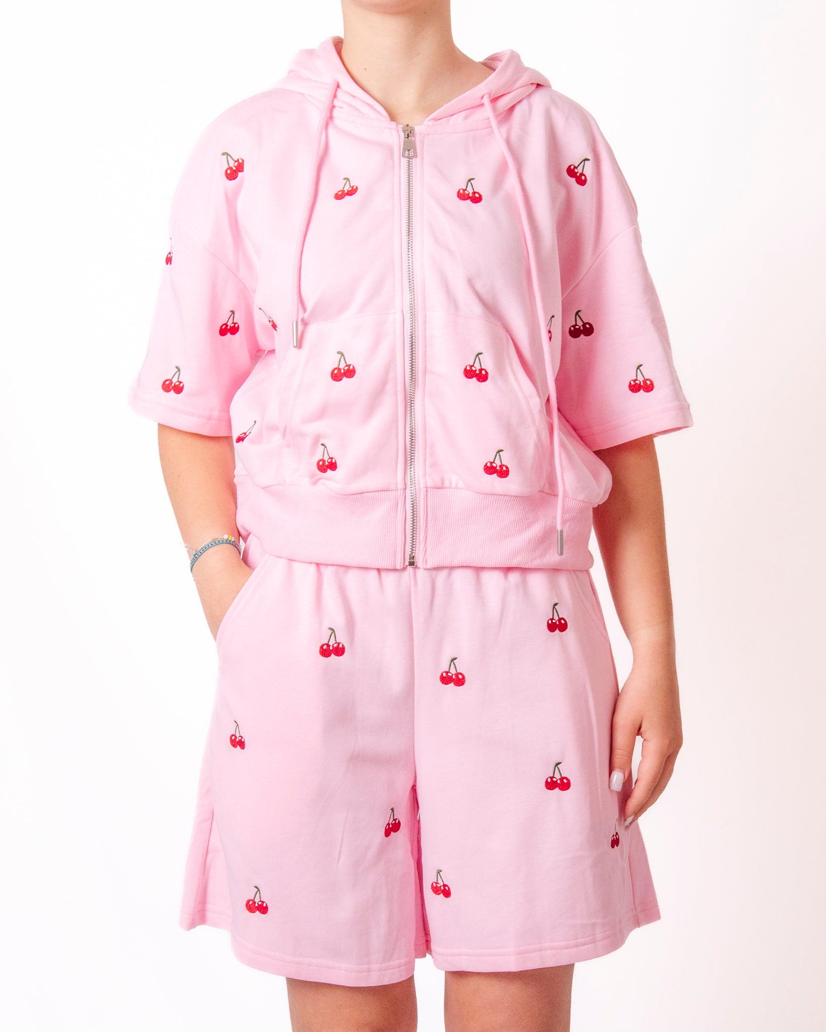 Coordinato felpa con cappuccio e shorts ricamo ciliegie Donna  -  7906V