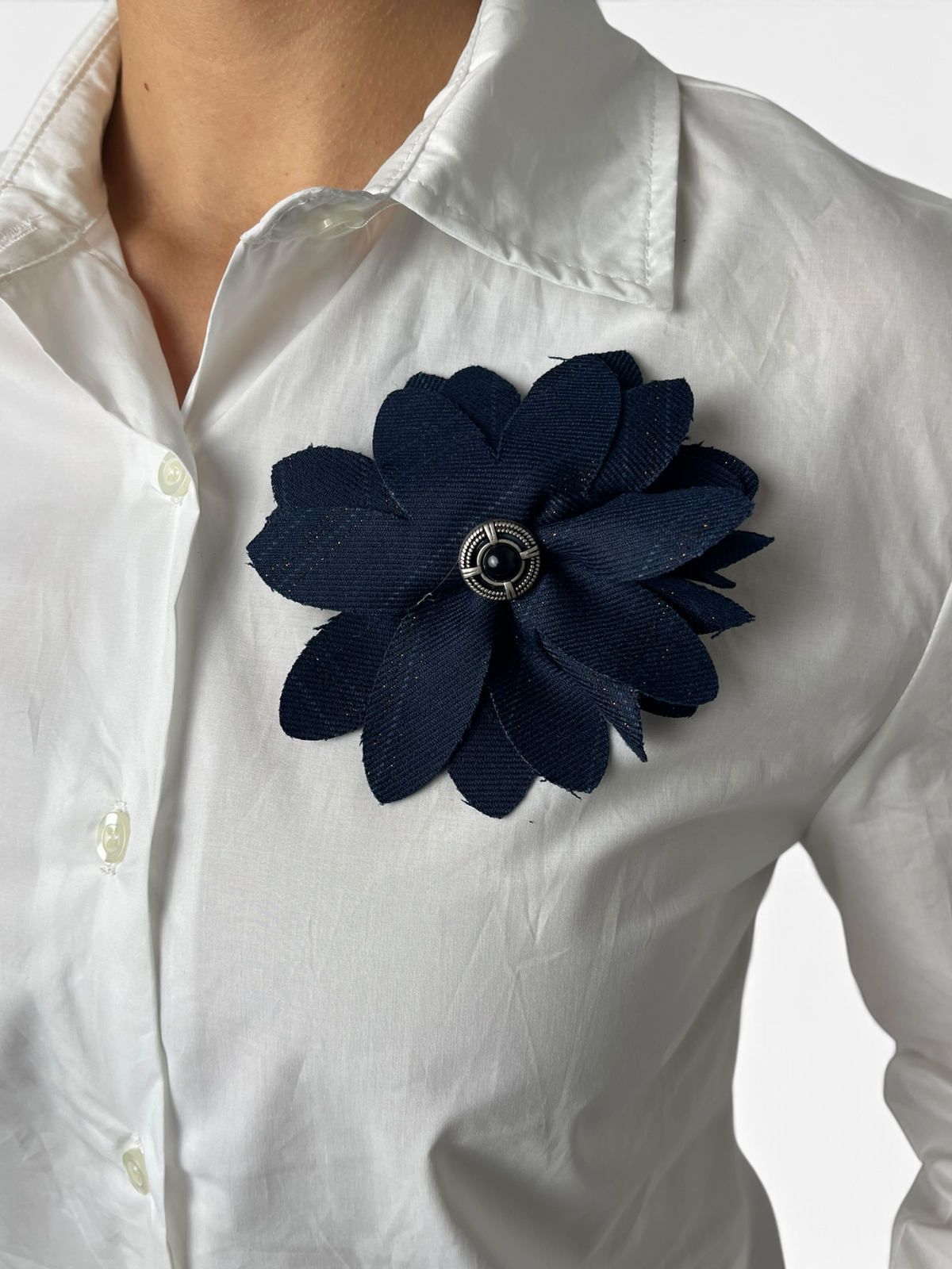 Camicia sagomata con fiore applicato Donna  -  8142CI